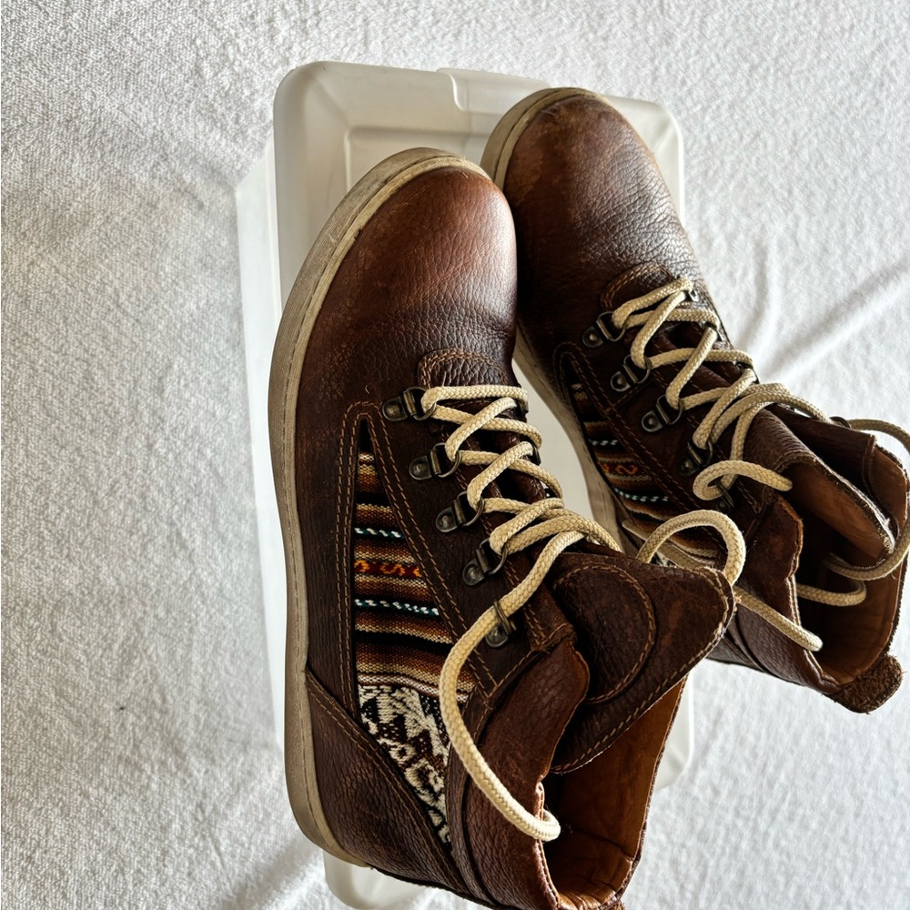Inkkas Brown Leather Women’s Camping Boots with Patterned Detail